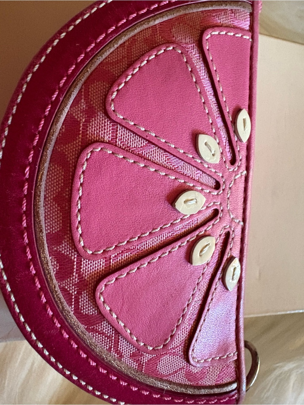 RARE Y2K COACH PINK LEATHER AND PINK ICONIC C JACQUARD PINK GRAPEFRUIT WRISTLET - Picture 11 of 11